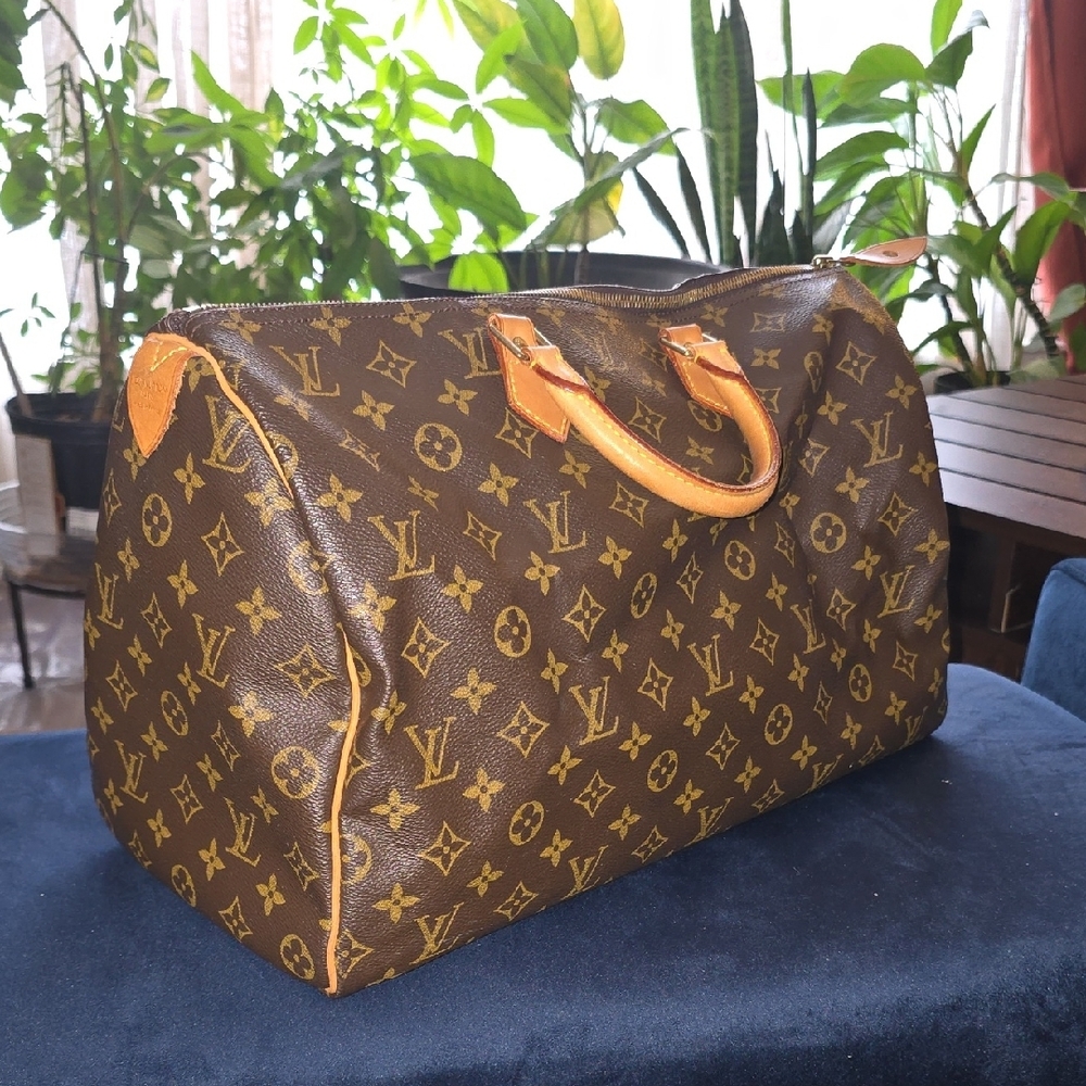 Louis Vuitton Monogram Canvas Speedy 40 - Picture 12 of 17